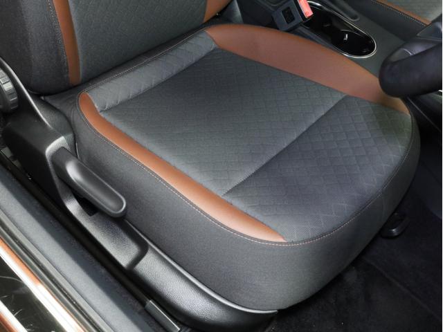 ザ・ビートル オールスター　禁煙　専用ボディカラー・エンブレム・デザインハーフレザーシート・１７インチＡＷ・スカッフプレート　純正ＳＤナビ　Ｂｌｕｅｔｏｏｔｈ　フルセグＴＶ　バイキセノンヘッドライト　ＬＥＤポジションライト（10枚目）