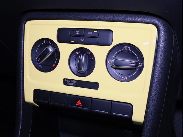 ザ・ビートル オールスター　禁煙　専用ボディカラー・エンブレム・デザインハーフレザーシート・１７インチＡＷ・スカッフプレート　純正ＳＤナビ　Ｂｌｕｅｔｏｏｔｈ　フルセグＴＶ　バイキセノンヘッドライト　ＬＥＤポジションライト（15枚目）