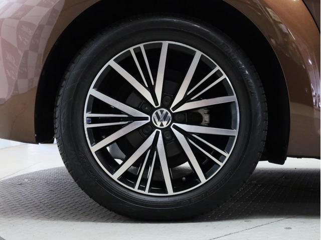 ザ・ビートル オールスター　禁煙　専用ボディカラー・エンブレム・デザインハーフレザーシート・１７インチＡＷ・スカッフプレート　純正ＳＤナビ　Ｂｌｕｅｔｏｏｔｈ　フルセグＴＶ　バイキセノンヘッドライト　ＬＥＤポジションライト（20枚目）