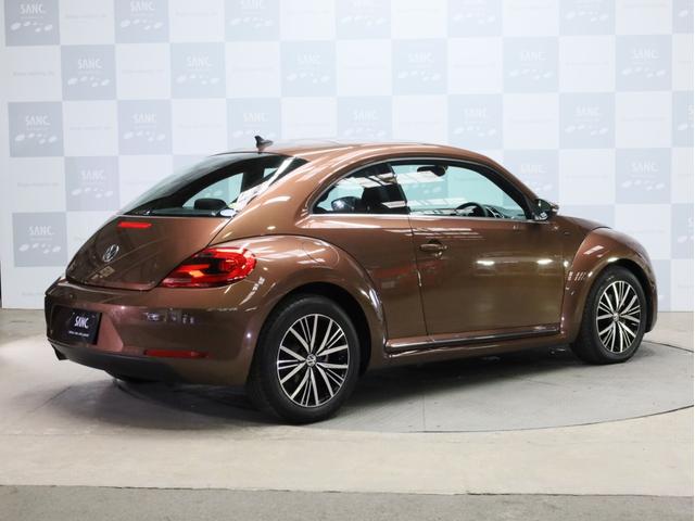 ザ・ビートル オールスター　禁煙　専用ボディカラー・エンブレム・デザインハーフレザーシート・１７インチＡＷ・スカッフプレート　純正ＳＤナビ　Ｂｌｕｅｔｏｏｔｈ　フルセグＴＶ　バイキセノンヘッドライト　ＬＥＤポジションライト（31枚目）