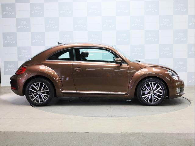 ザ・ビートル オールスター　禁煙　専用ボディカラー・エンブレム・デザインハーフレザーシート・１７インチＡＷ・スカッフプレート　純正ＳＤナビ　Ｂｌｕｅｔｏｏｔｈ　フルセグＴＶ　バイキセノンヘッドライト　ＬＥＤポジションライト（32枚目）