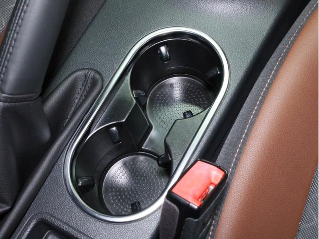 ザ・ビートル オールスター　禁煙　専用ボディカラー・エンブレム・デザインハーフレザーシート・１７インチＡＷ・スカッフプレート　純正ＳＤナビ　Ｂｌｕｅｔｏｏｔｈ　フルセグＴＶ　バイキセノンヘッドライト　ＬＥＤポジションライト（41枚目）