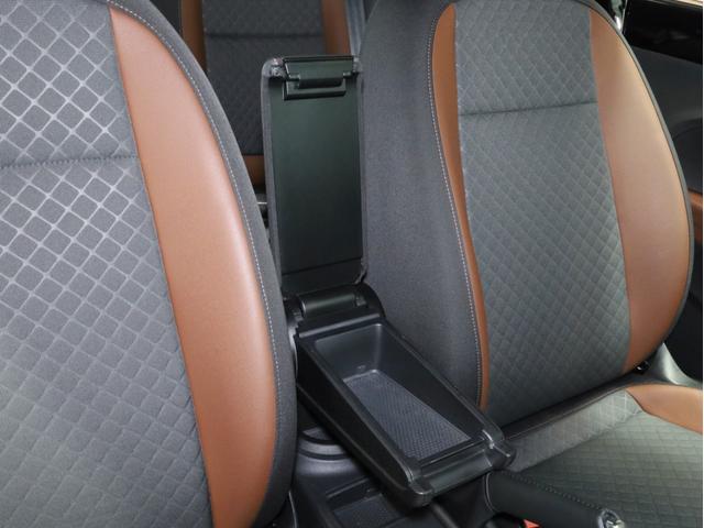 ザ・ビートル オールスター　禁煙　専用ボディカラー・エンブレム・デザインハーフレザーシート・１７インチＡＷ・スカッフプレート　純正ＳＤナビ　Ｂｌｕｅｔｏｏｔｈ　フルセグＴＶ　バイキセノンヘッドライト　ＬＥＤポジションライト（44枚目）