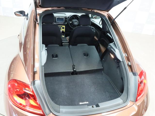 ザ・ビートル オールスター　禁煙　専用ボディカラー・エンブレム・デザインハーフレザーシート・１７インチＡＷ・スカッフプレート　純正ＳＤナビ　Ｂｌｕｅｔｏｏｔｈ　フルセグＴＶ　バイキセノンヘッドライト　ＬＥＤポジションライト（62枚目）