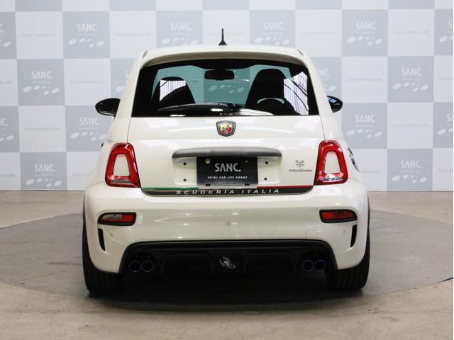 アバルト595 コンペティツィオーネ MakeYourScorpion 禁煙 パールホワイトボディ色 ブラウンシート イエローキャリパー カロッツェリア製2DINナビ アドバンレーシング17インチAW 695ビポスト用シフトノブ(33枚目)