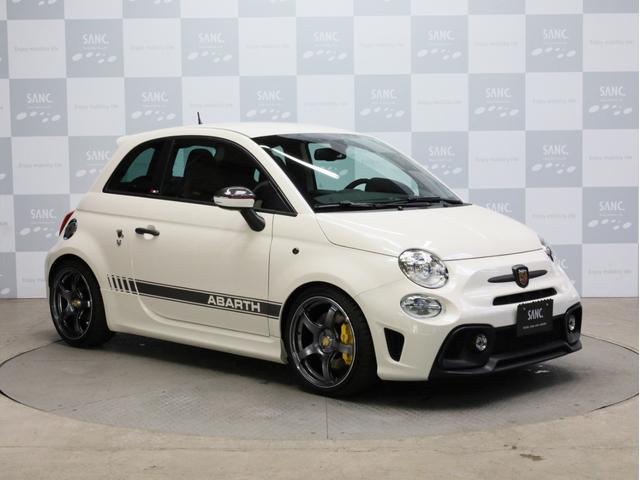 アバルト595 コンペティツィオーネ MakeYourScorpion 禁煙 パールホワイトボディ色 ブラウンシート イエローキャリパー カロッツェリア製2DINナビ アドバンレーシング17インチAW 695ビポスト用シフトノブ(36枚目)