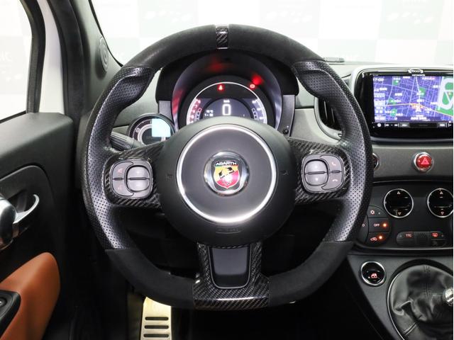 アバルト595 コンペティツィオーネ MakeYourScorpion 禁煙 パールホワイトボディ色 ブラウンシート イエローキャリパー カロッツェリア製2DINナビ アドバンレーシング17インチAW 695ビポスト用シフトノブ(40枚目)