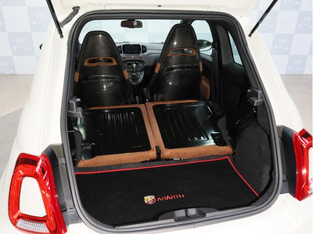 アバルト595 コンペティツィオーネ MakeYourScorpion 禁煙 パールホワイトボディ色 ブラウンシート イエローキャリパー カロッツェリア製2DINナビ アドバンレーシング17インチAW 695ビポスト用シフトノブ(64枚目)