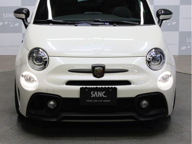 アバルト595 コンペティツィオーネ MakeYourScorpion 禁煙 パールホワイトボディ色 ブラウンシート イエローキャリパー カロッツェリア製2DINナビ アドバンレーシング17インチAW 695ビポスト用シフトノブ(74枚目)