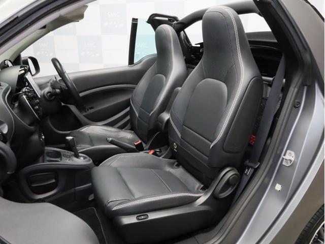 スマートフォーツーカブリオ ＢＲＡＢＵＳ　エクスクルーシブ　リミテッド　禁煙　黒革　パナソニック製ナビ　ＴＶ　バックカメラ　ドラレコ　ＬＥＤヘッドライト　レザーダッシュボード　専用エンジン・マフラー・ＡＴ・サスペンション　ブラバス製アルミホイール　電動ソフトトップ（13枚目）