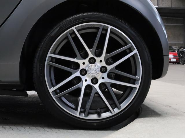 スマートフォーツーカブリオ ＢＲＡＢＵＳ　エクスクルーシブ　リミテッド　禁煙　黒革　パナソニック製ナビ　ＴＶ　バックカメラ　ドラレコ　ＬＥＤヘッドライト　レザーダッシュボード　専用エンジン・マフラー・ＡＴ・サスペンション　ブラバス製アルミホイール　電動ソフトトップ（25枚目）