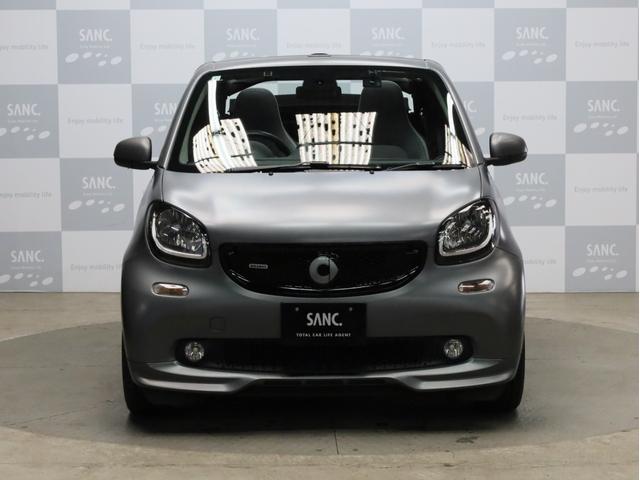 スマートフォーツーカブリオ ＢＲＡＢＵＳ　エクスクルーシブ　リミテッド　禁煙　黒革　パナソニック製ナビ　ＴＶ　バックカメラ　ドラレコ　ＬＥＤヘッドライト　レザーダッシュボード　専用エンジン・マフラー・ＡＴ・サスペンション　ブラバス製アルミホイール　電動ソフトトップ（31枚目）