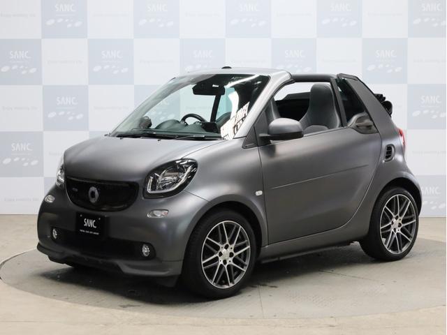スマートフォーツーカブリオ ＢＲＡＢＵＳ　エクスクルーシブ　リミテッド　禁煙　黒革　パナソニック製ナビ　ＴＶ　バックカメラ　ドラレコ　ＬＥＤヘッドライト　レザーダッシュボード　専用エンジン・マフラー・ＡＴ・サスペンション　ブラバス製アルミホイール　電動ソフトトップ（33枚目）