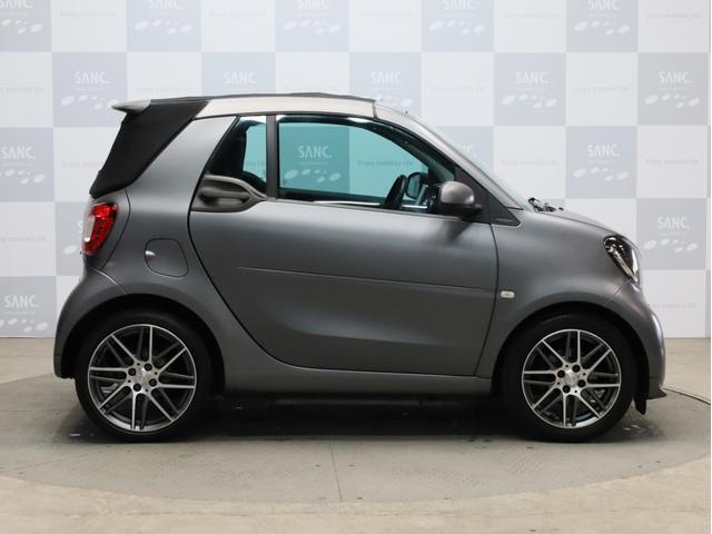 スマートフォーツーカブリオ ＢＲＡＢＵＳ　エクスクルーシブ　リミテッド　禁煙　黒革　パナソニック製ナビ　ＴＶ　バックカメラ　ドラレコ　ＬＥＤヘッドライト　レザーダッシュボード　専用エンジン・マフラー・ＡＴ・サスペンション　ブラバス製アルミホイール　電動ソフトトップ（38枚目）