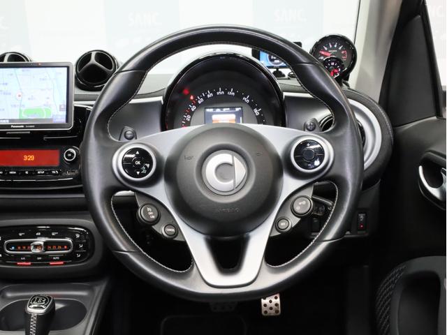 スマートフォーツーカブリオ ＢＲＡＢＵＳ　エクスクルーシブ　リミテッド　禁煙　黒革　パナソニック製ナビ　ＴＶ　バックカメラ　ドラレコ　ＬＥＤヘッドライト　レザーダッシュボード　専用エンジン・マフラー・ＡＴ・サスペンション　ブラバス製アルミホイール　電動ソフトトップ（40枚目）