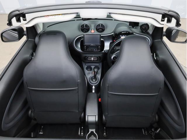 スマートフォーツーカブリオ ＢＲＡＢＵＳ　エクスクルーシブ　リミテッド　禁煙　黒革　パナソニック製ナビ　ＴＶ　バックカメラ　ドラレコ　ＬＥＤヘッドライト　レザーダッシュボード　専用エンジン・マフラー・ＡＴ・サスペンション　ブラバス製アルミホイール　電動ソフトトップ（60枚目）