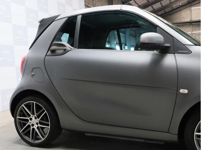 スマートフォーツーカブリオ ＢＲＡＢＵＳ　エクスクルーシブ　リミテッド　禁煙　黒革　パナソニック製ナビ　ＴＶ　バックカメラ　ドラレコ　ＬＥＤヘッドライト　レザーダッシュボード　専用エンジン・マフラー・ＡＴ・サスペンション　ブラバス製アルミホイール　電動ソフトトップ（71枚目）