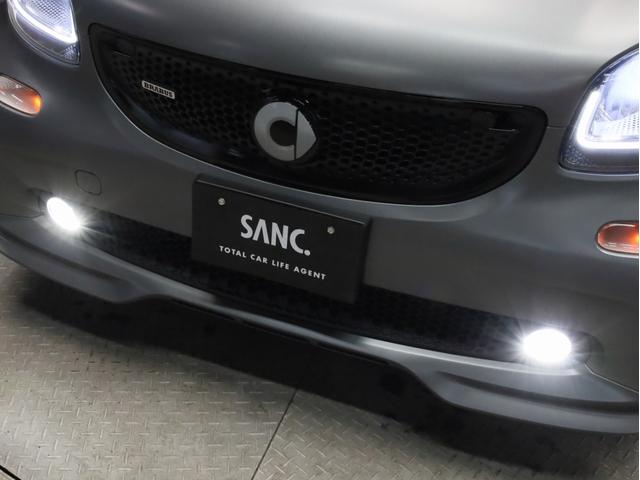 スマートフォーツーカブリオ ＢＲＡＢＵＳ　エクスクルーシブ　リミテッド　禁煙　黒革　パナソニック製ナビ　ＴＶ　バックカメラ　ドラレコ　ＬＥＤヘッドライト　レザーダッシュボード　専用エンジン・マフラー・ＡＴ・サスペンション　ブラバス製アルミホイール　電動ソフトトップ（77枚目）