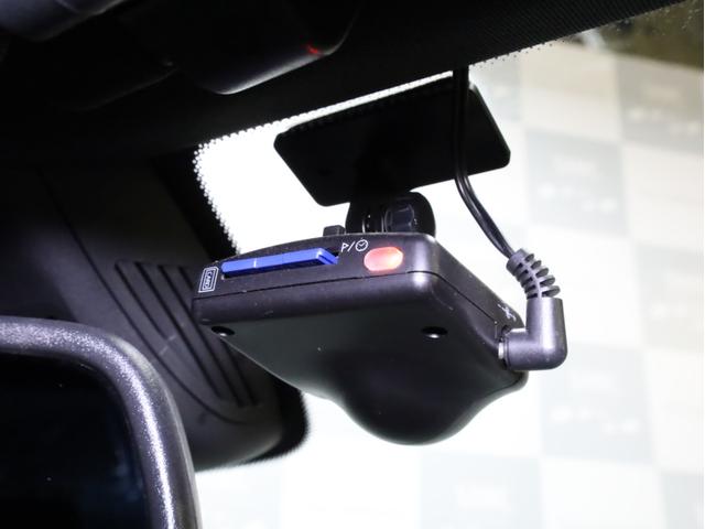 Ｅクラス Ｅ３５０　アバンギャルド　ＡＭＧスポーツパッケージ　黒革シート　電動シート　シートヒーター　純正ナビＴＶ　バックカメラ　ドライブレコーダー　ドリルドブレーキローター　ＡＭＧスポーツシート　１８ＡＷ（14枚目）