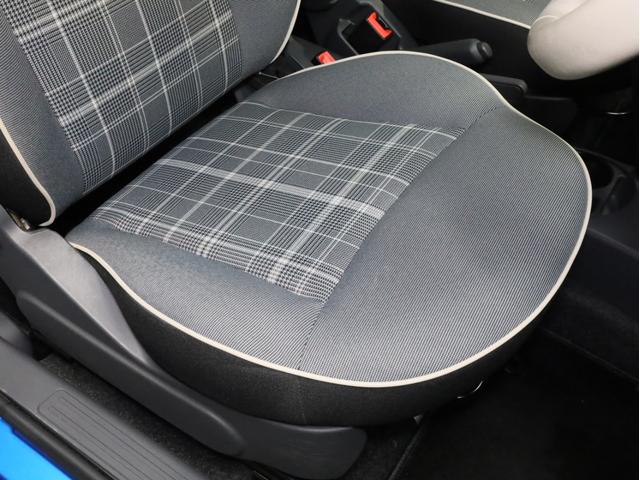 ５００ ミラー　禁煙　Ｂｌｕｅｔｏｏｔｈ　イタリアブルーボディー・ダッシュパネル　クロームミラーカバー　Ｆフォグライト　ＬＥＤデイライト　盗難防止装置　専用エンブレム　２トーンシート　キーレスエントリー　ＥＴＣ（10枚目）