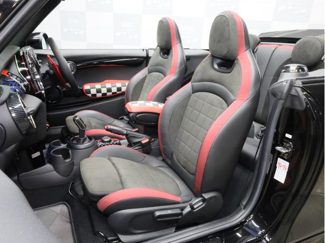 ＭＩＮＩ ジョンクーパーワークス　コンバーチブル　禁煙１オーナー　ＪＣＷ１８ＡＷ　３Ｄデザイン製前後カーボンスポイラー　ユニオンジャックソフトトップ　アダプティブＬＥＤヘッドライト　イルミネーテッドダッシュ　ＨＤＤナビ　バックカメラ　パークアシスト（12枚目）