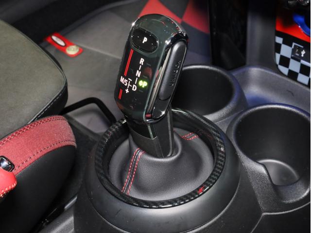 ＭＩＮＩ ジョンクーパーワークス　コンバーチブル　禁煙１オーナー　ＪＣＷ１８ＡＷ　３Ｄデザイン製前後カーボンスポイラー　ユニオンジャックソフトトップ　アダプティブＬＥＤヘッドライト　イルミネーテッドダッシュ　ＨＤＤナビ　バックカメラ　パークアシスト（16枚目）