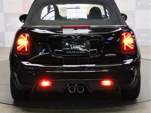 ＭＩＮＩ ジョンクーパーワークス　コンバーチブル　禁煙１オーナー　ＪＣＷ１８ＡＷ　３Ｄデザイン製前後カーボンスポイラー　ユニオンジャックソフトトップ　アダプティブＬＥＤヘッドライト　イルミネーテッドダッシュ　ＨＤＤナビ　バックカメラ　パークアシスト（38枚目）