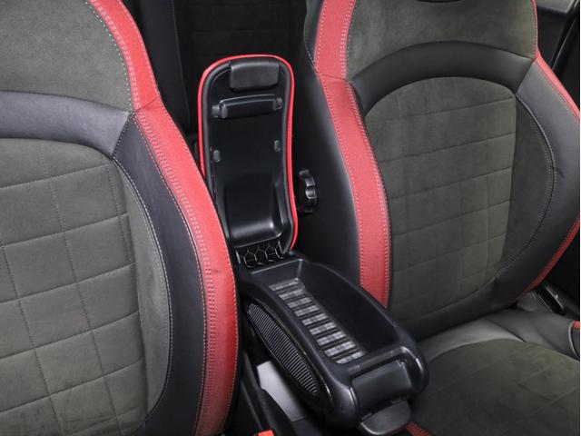 ＭＩＮＩ ジョンクーパーワークス　コンバーチブル　禁煙１オーナー　ＪＣＷ１８ＡＷ　３Ｄデザイン製前後カーボンスポイラー　ユニオンジャックソフトトップ　アダプティブＬＥＤヘッドライト　イルミネーテッドダッシュ　ＨＤＤナビ　バックカメラ　パークアシスト（60枚目）