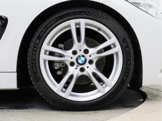 ４シリーズ ４２０ｉクーペ　Ｍスポーツ　禁煙車　サンルーフ　純正ナビ　Ｂカメラ　Ｒコーナーセンサー　純正ドラレコ　アクティブクルーズコントロール　１８インチＡＷ　アンビエントライト　スマートキー（23枚目）