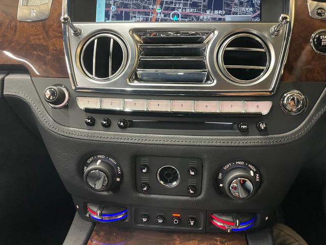 ゴーストII 　ベースグレード（５名）６．６　右ハンドル　ディーラー車（24枚目）
