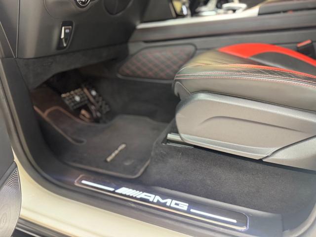 Ｇクラス Ｇ６３　エディション１　１００台限定車　ナイトＰＫＧ　ＡＭＧ２２インチＡＷ　専用デザインシートシートヒーター＆ベンチレーター　サンルーフ　ＡＣルーバーアンビエントライト　デジタルインナーミラー（9枚目）