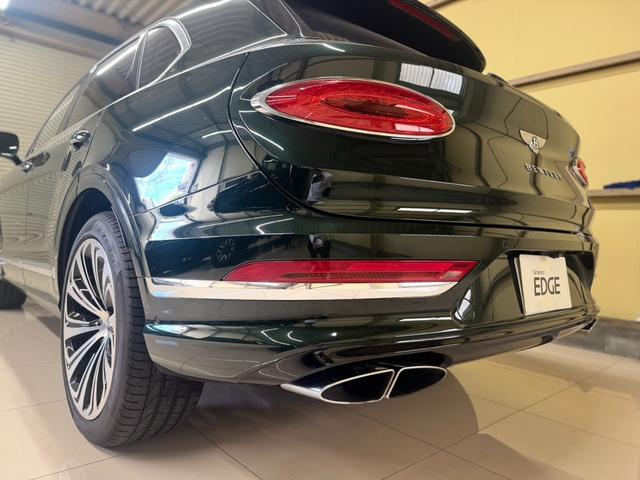 ベンテイガ Ｖ８　左ハンドル　マリナードライビングスペック　２２インチＡＷ　パノラマルーフ（8枚目）