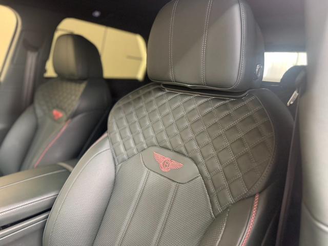 ベンテイガ Ｖ８　左ハンドル　マリナードライビングスペック　２２インチＡＷ　パノラマルーフ（16枚目）