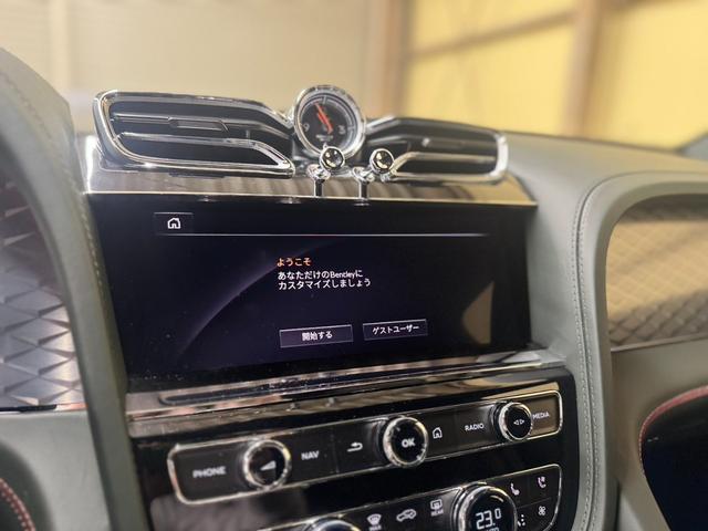 ベンテイガ Ｖ８　左ハンドル　マリナードライビングスペック　２２インチＡＷ　パノラマルーフ（18枚目）