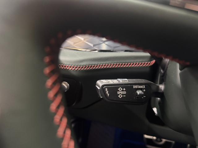 ベンテイガ Ｖ８　左ハンドル　マリナードライビングスペック　２２インチＡＷ　パノラマルーフ（22枚目）