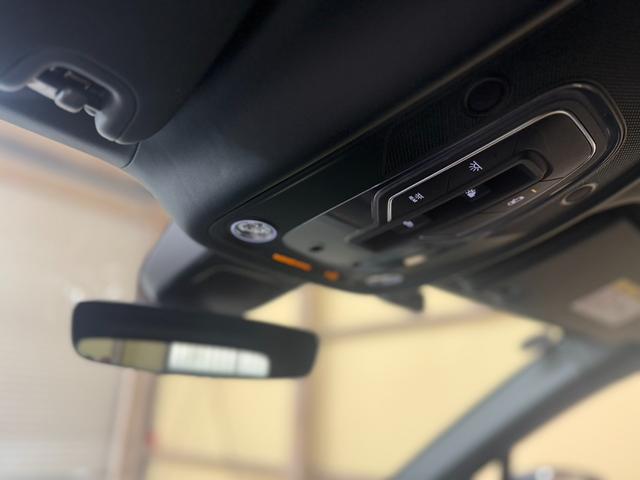 ベンテイガ Ｖ８　左ハンドル　マリナードライビングスペック　２２インチＡＷ　パノラマルーフ（27枚目）