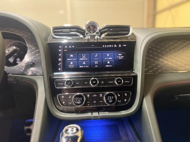 ベンテイガ Ｖ８　左ハンドル　マリナードライビングスペック　２２インチＡＷ　パノラマルーフ（29枚目）