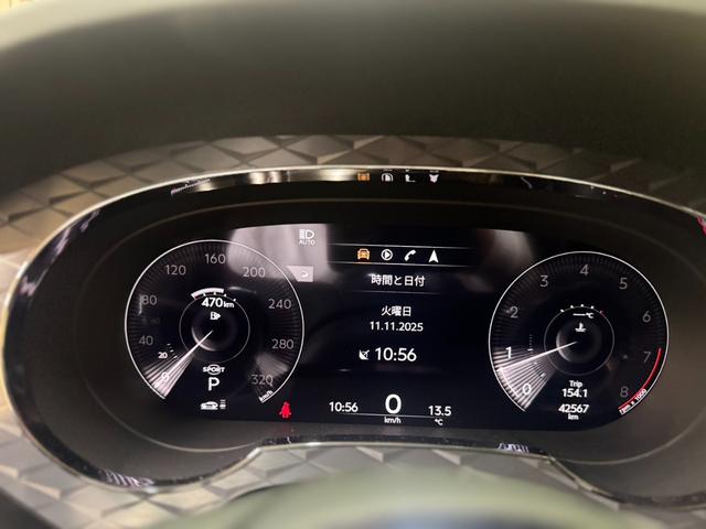 ベンテイガ Ｖ８　左ハンドル　マリナードライビングスペック　２２インチＡＷ　パノラマルーフ（30枚目）