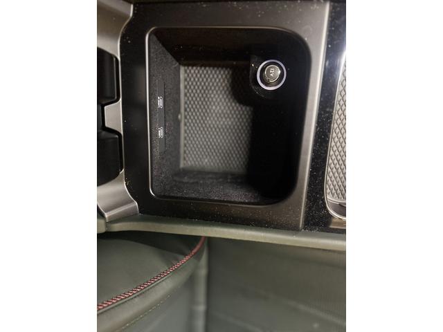 ベンテイガ Ｖ８　左ハンドル　マリナードライビングスペック　２２インチＡＷ　パノラマルーフ（35枚目）