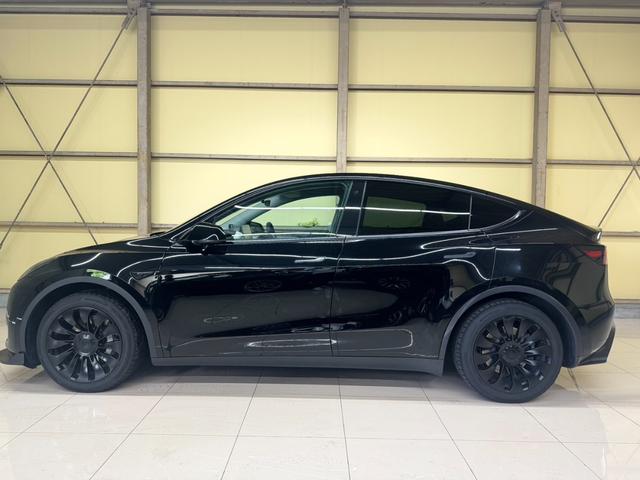 モデルＹ ベースグレード　メーカー保証継承対象車　ブラックレザー　Ｆ＆Ｒスポイラー　純正オプション１９インチホイール（3枚目）