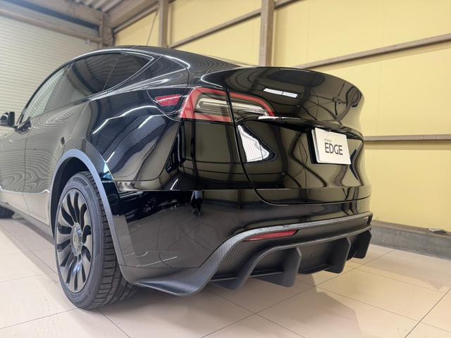 モデルＹ ベースグレード　メーカー保証継承対象車　ブラックレザー　Ｆ＆Ｒスポイラー　純正オプション１９インチホイール（5枚目）