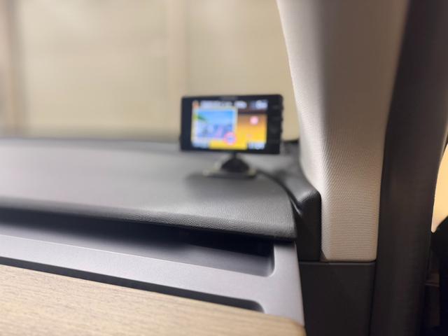 モデルＹ ベースグレード　メーカー保証継承対象車　ブラックレザー　Ｆ＆Ｒスポイラー　純正オプション１９インチホイール（7枚目）