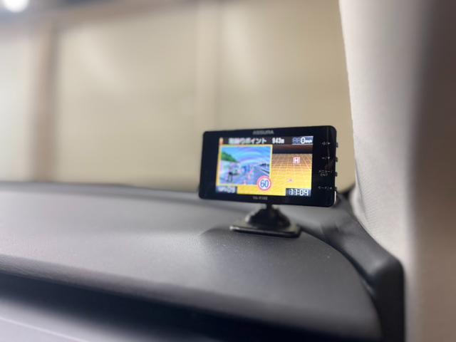 モデルＹ ベースグレード　メーカー保証継承対象車　ブラックレザー　Ｆ＆Ｒスポイラー　純正オプション１９インチホイール（10枚目）