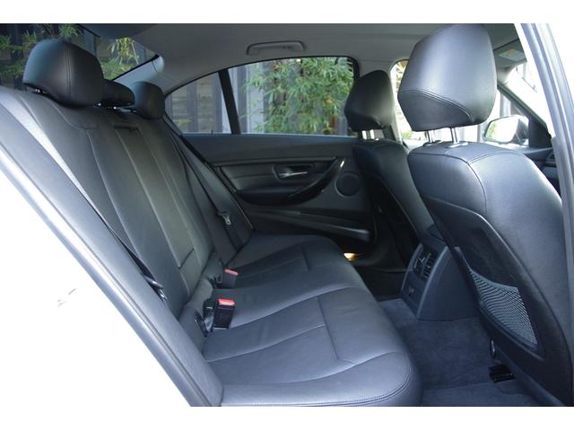 3シリーズ 320iラグジュアリー 黒革・1オーナー・保証書・取説・記録簿・スペアキー完備。ボディコーティング施工済(15枚目)