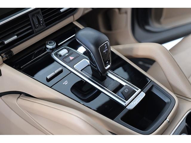 カイエン スポーツクロノパッケージ　スポーツクロノＰＫＧ　禁煙　スポーツテールパイプ　インストルメントダイヤル　社外ＴＶチューナー　スペアキー（11枚目）