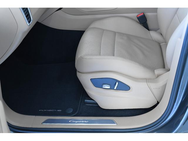 カイエン スポーツクロノパッケージ　スポーツクロノＰＫＧ　禁煙　スポーツテールパイプ　インストルメントダイヤル　社外ＴＶチューナー　スペアキー（12枚目）