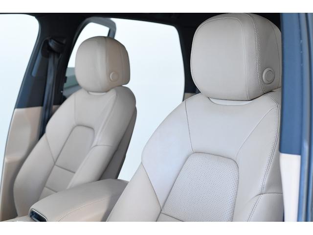 カイエン スポーツクロノパッケージ　スポーツクロノＰＫＧ　禁煙　スポーツテールパイプ　インストルメントダイヤル　社外ＴＶチューナー　スペアキー（13枚目）