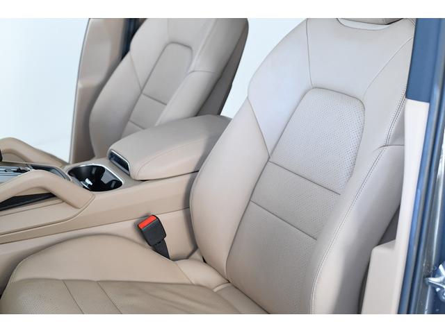 カイエン スポーツクロノパッケージ　スポーツクロノＰＫＧ　禁煙　スポーツテールパイプ　インストルメントダイヤル　社外ＴＶチューナー　スペアキー（14枚目）