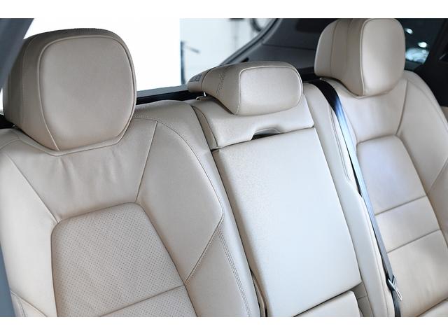 カイエン スポーツクロノパッケージ　スポーツクロノＰＫＧ　禁煙　スポーツテールパイプ　インストルメントダイヤル　社外ＴＶチューナー　スペアキー（25枚目）