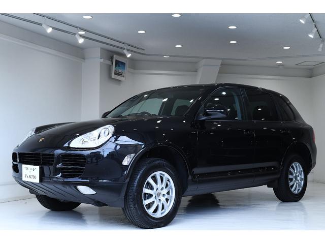 カイエン ベースグレード　右ハンドル　２０２２年製ミシュランタイヤ　禁煙　室内保管　ＥＴＣ　ナビ　リアアルミスキッドプレート（3枚目）